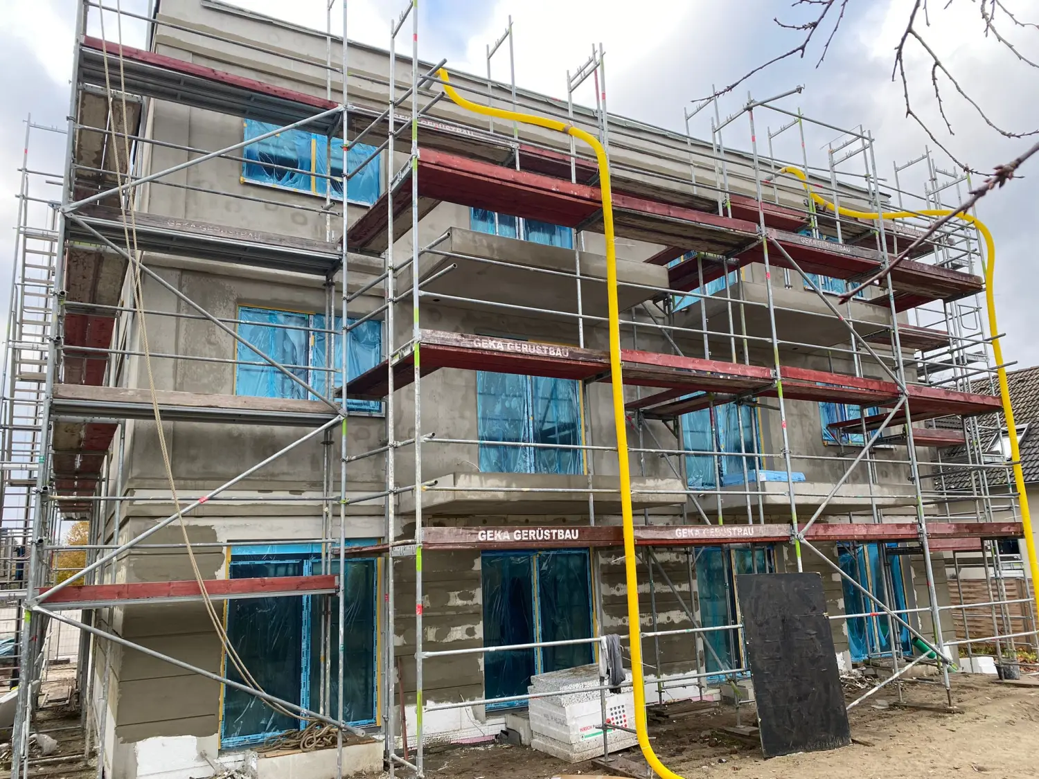 Fertigstellung Bodenplatte und Rohbaubeginn durch Triwex immobilien und Baumanagement GmbH