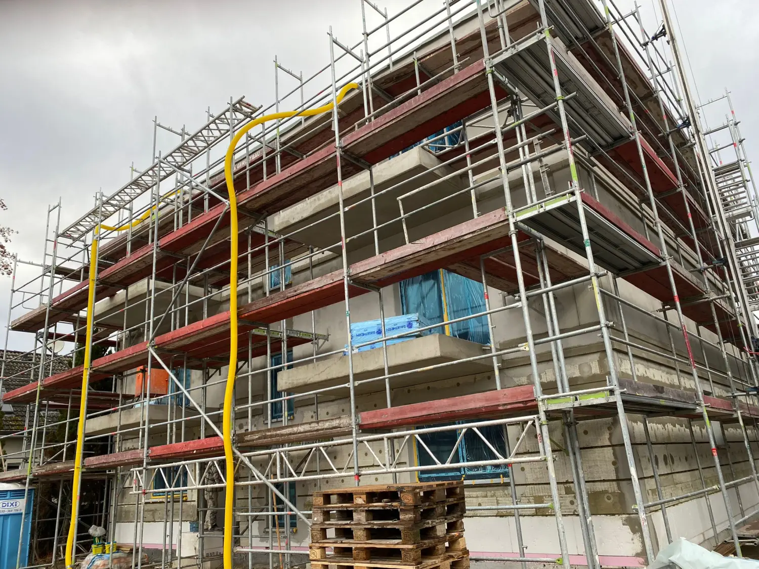 Fertigstellung Bodenplatte und Rohbaubeginn durch Triwex immobilien und Baumanagement GmbH