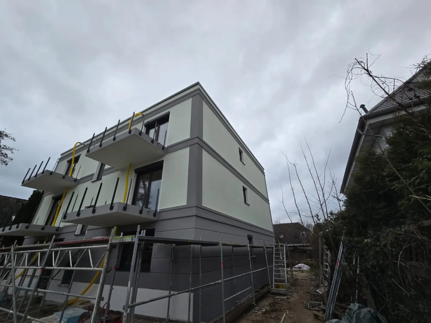 Fertigstellung Bodenplatte und Rohbaubeginn durch Triwex immobilien und Baumanagement GmbH