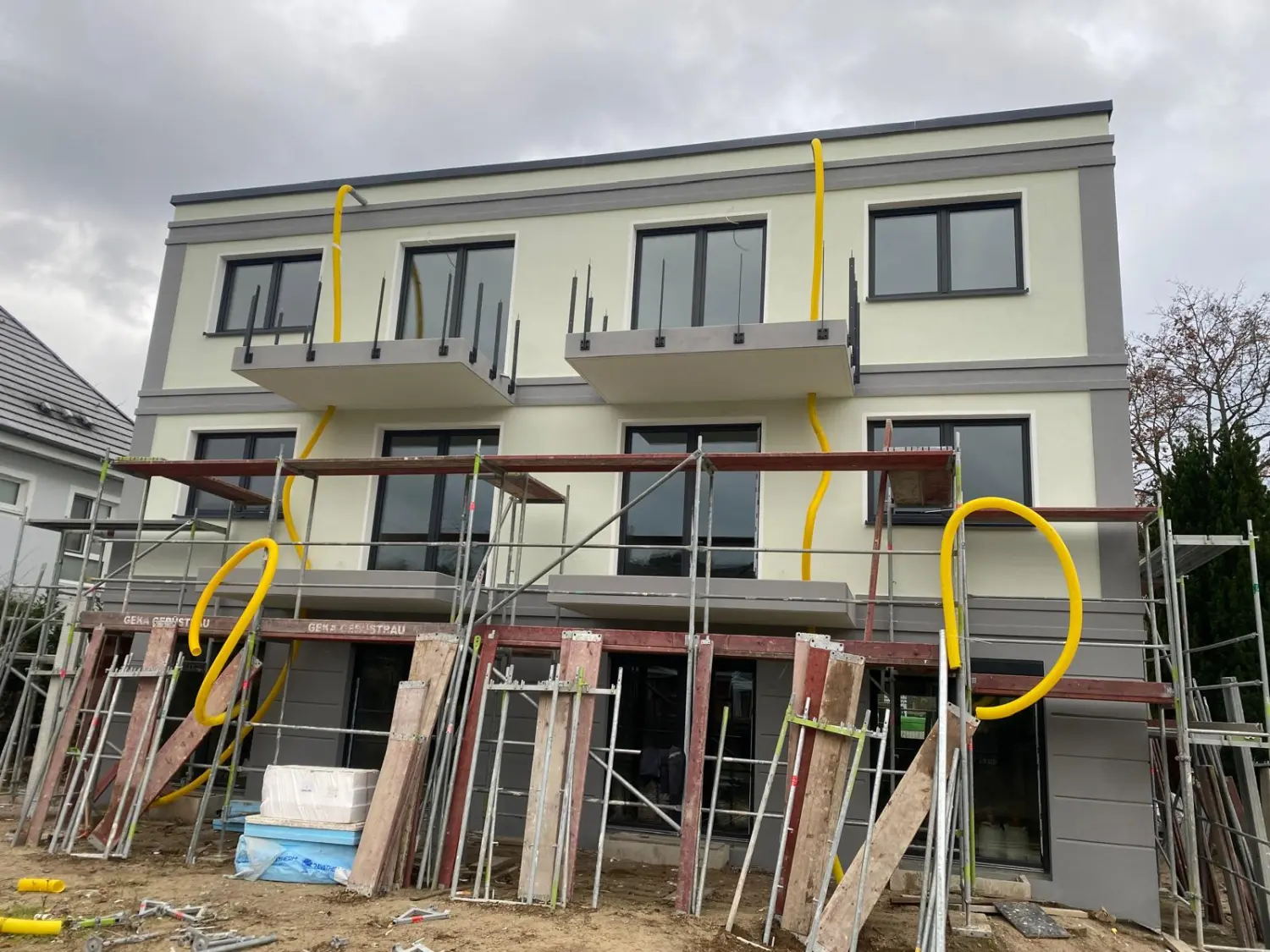 Fertigstellung Bodenplatte und Rohbaubeginn durch Triwex immobilien und Baumanagement GmbH