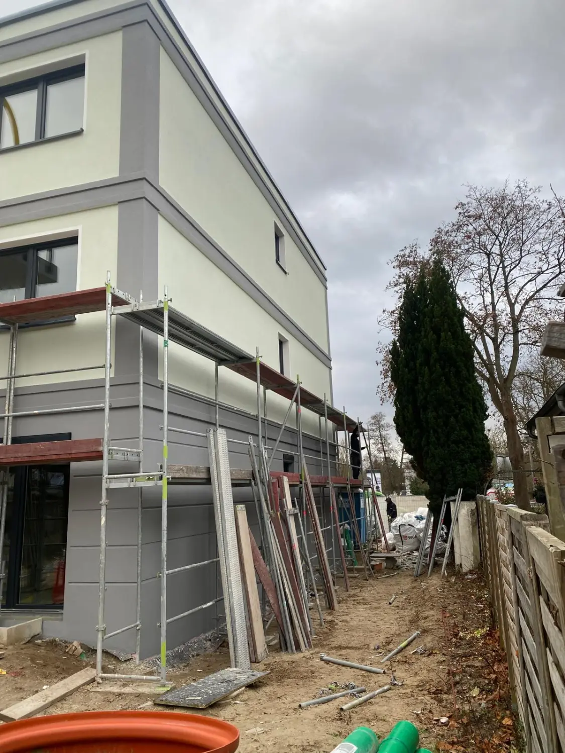 Fertigstellung Bodenplatte und Rohbaubeginn durch Triwex immobilien und Baumanagement GmbH