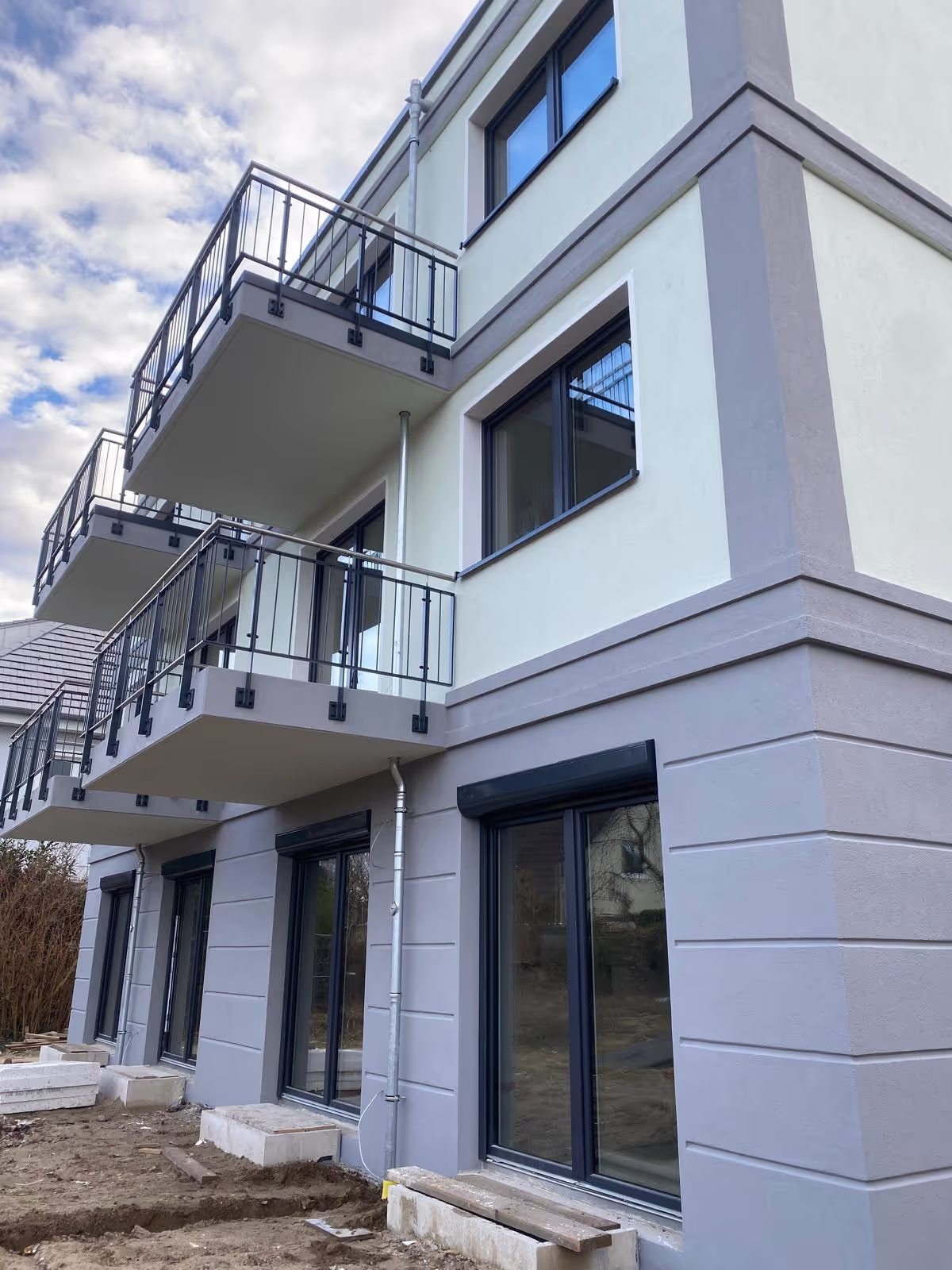 Fertigstellung Bodenplatte und Rohbaubeginn durch Triwex immobilien und Baumanagement GmbH