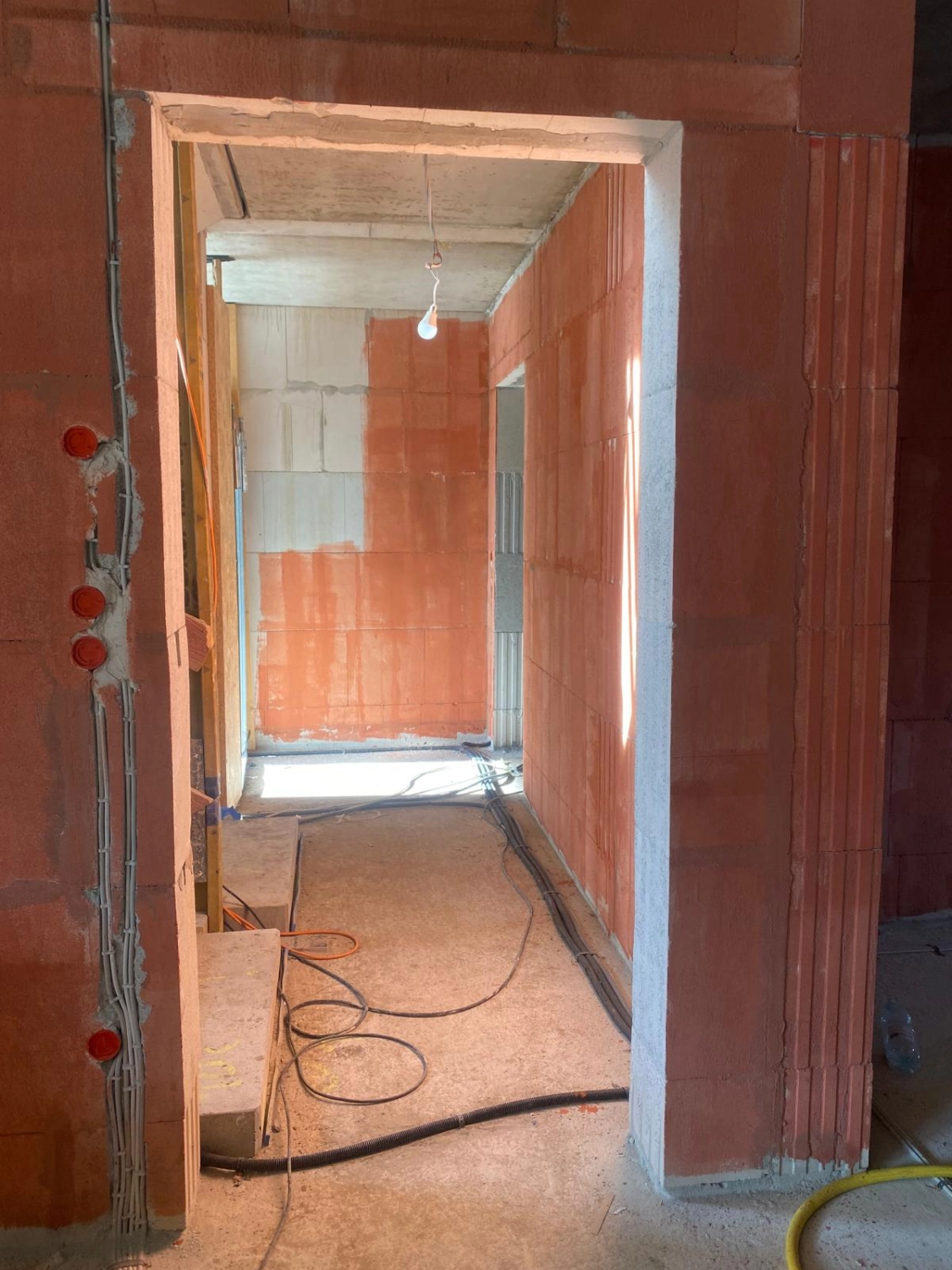 Fertigstellung Bodenplatte und Rohbaubeginn durch Triwex immobilien und Baumanagement GmbH