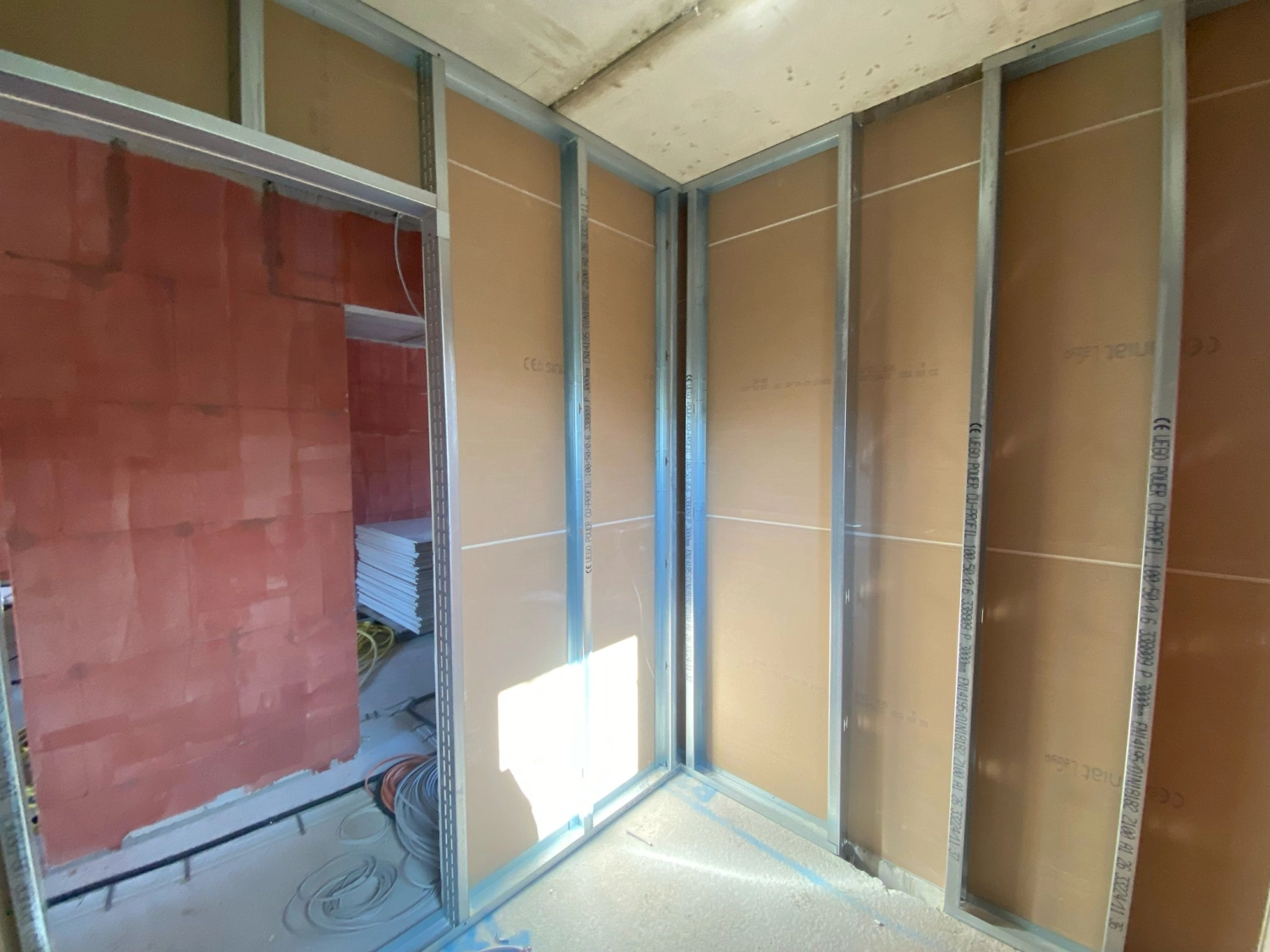 Fertigstellung Bodenplatte und Rohbaubeginn durch Triwex immobilien und Baumanagement GmbH