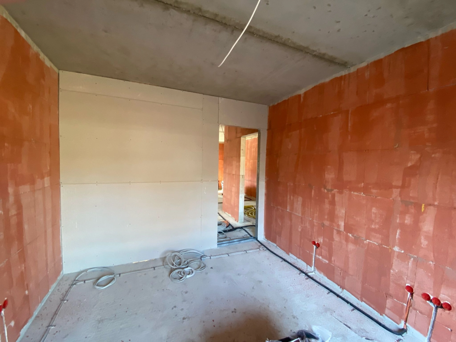 Fertigstellung Bodenplatte und Rohbaubeginn durch Triwex immobilien und Baumanagement GmbH