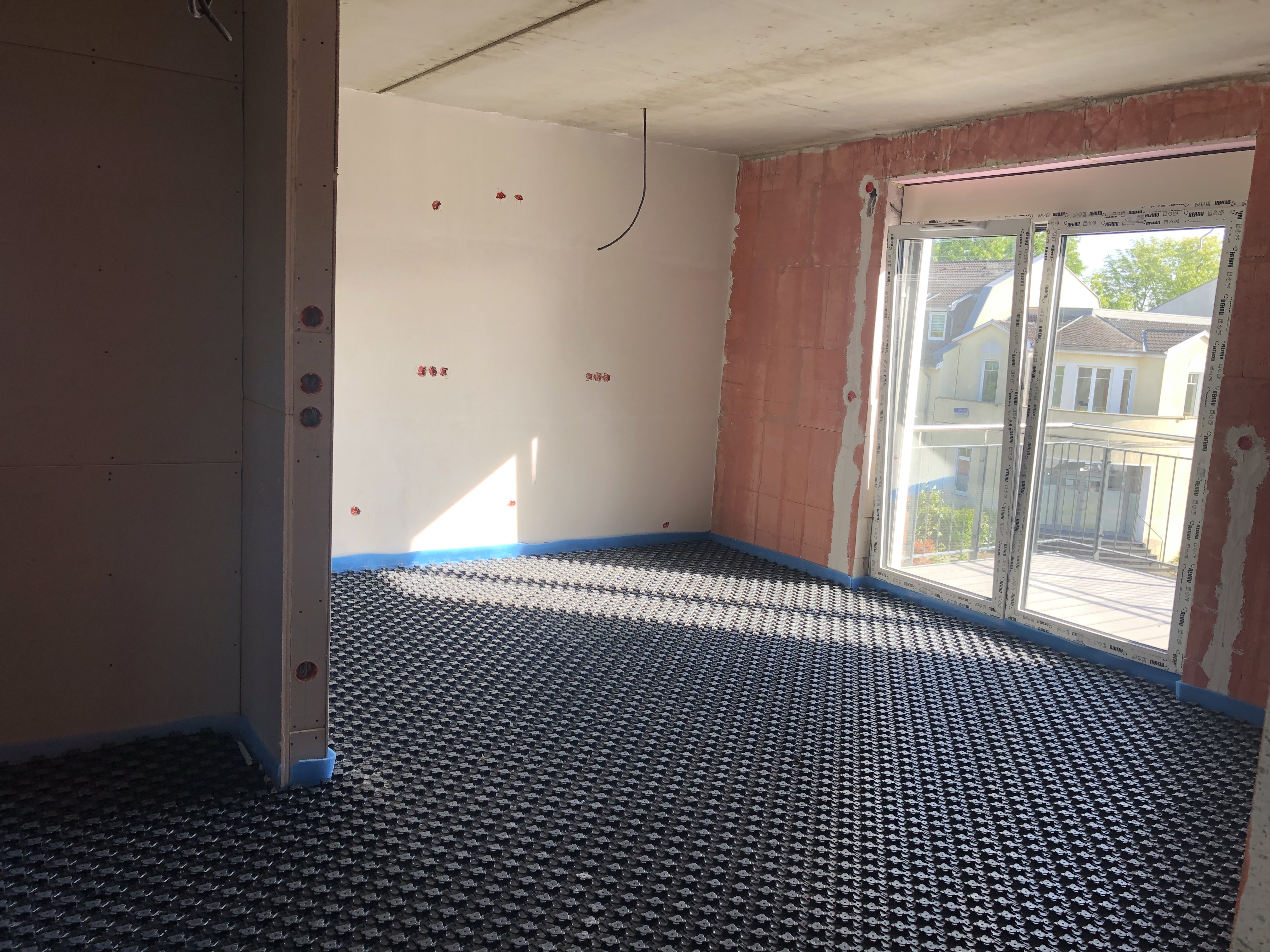 Fertigstellung Bodenplatte und Rohbaubeginn durch Triwex immobilien und Baumanagement GmbH